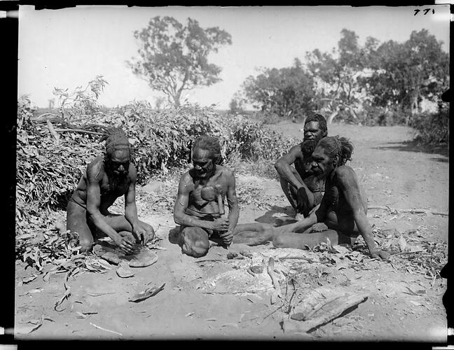 Glass plate. Warumungu. Tennant Creek, Central Australia, Northern ...