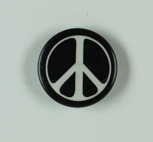 Badge - Peace sign