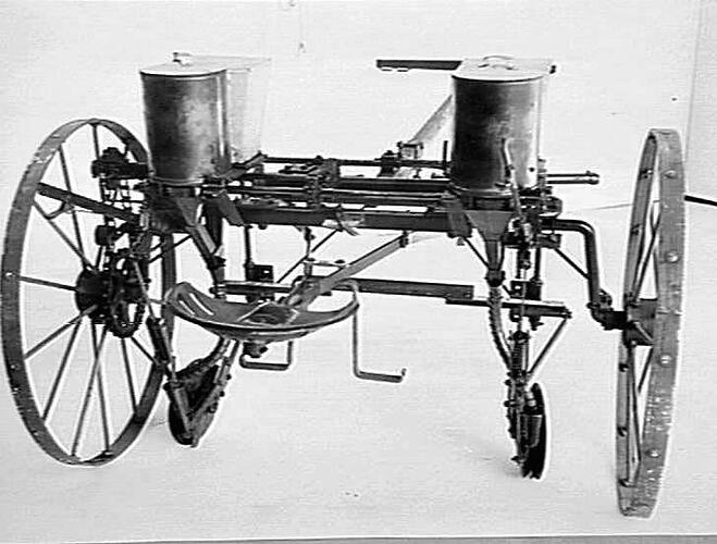 `SUNTRADDLE' WITH PLANTER ATTACHED AND DISC-FURROW OPENER: MAY 1939