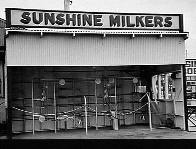 STAND: ROYAL SHOW MELBOURNE: 22 SEPTEMBER 1946.