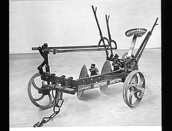 2 FUR STD SUNNIE. MARCH 1933