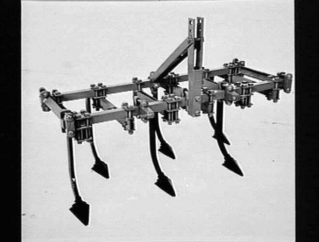 2 ROW DOUBLE GRUBBER CULTIVATOR