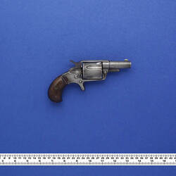 Revolver - Colt New Line, 1876