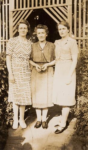 Digital Photograph - Three Women, One Wearing World War 2 'Female Relatives' Badge, Brunswick West, 1943