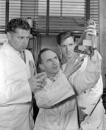 Commonwealth Fertilizers and Chemicals Ltd, Employees in Laboratory, Melbourne, Victoria, Jul 1958