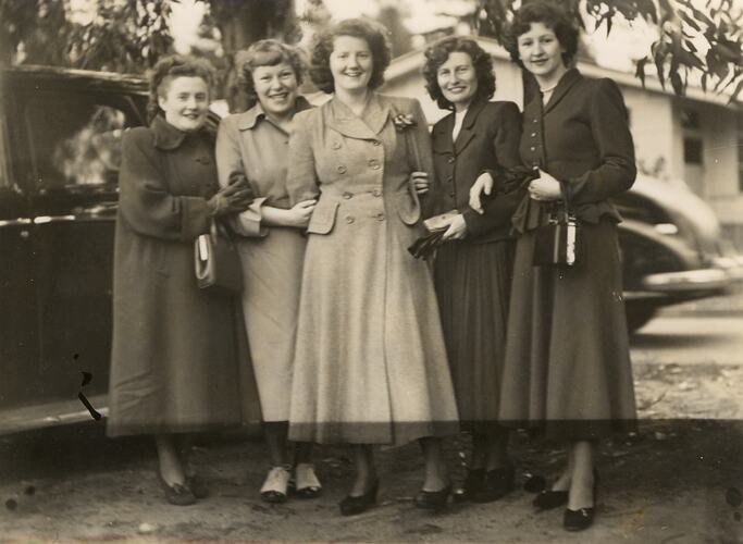 Kodak Australasia Pty Ltd, Thelma McGregor & Friends, Greenvale Sanatorium, Greenvale, circa 1948-1949