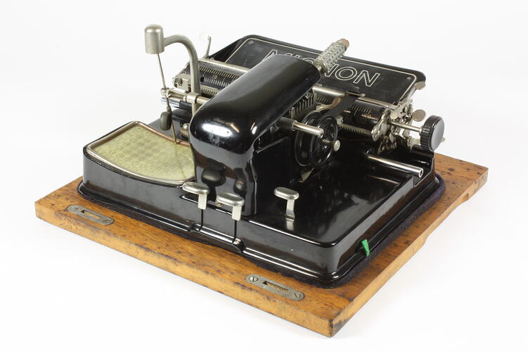 Typewriter - AEG Co, Mignon Model 4, 1927-1928