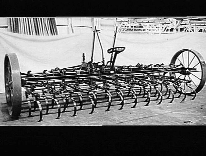 47 SPRING TYNE CULTIVATOR. SUNDIGGER