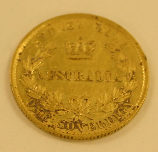 Metal - gold alloy(?) coin - sovereign
