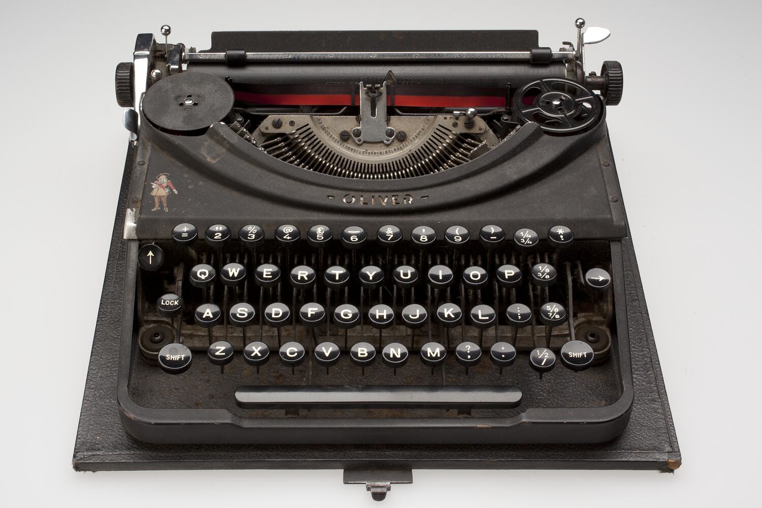 Typewriter - Oliver, Portable Type 4, circa 1952