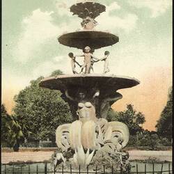Postcard - Hochgurtel Fountain, Carlton Gardens, WT Pater, Melbourne, circa 1907
