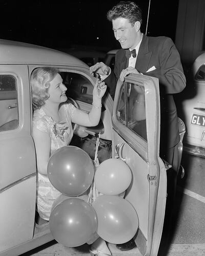 H.J. Heinz Company, Couple at a Social Event, Caulfield, Victoria, 09 Oct 1959