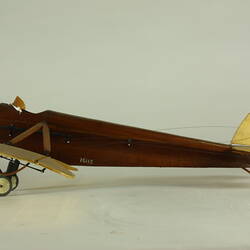 Model aeroplane viewed from leftside.