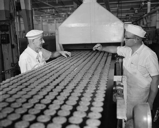 Swallow & Ariell Ltd, Employees at Biscuit Manufactory, Port Melbourne, Victoria, Dec 1958