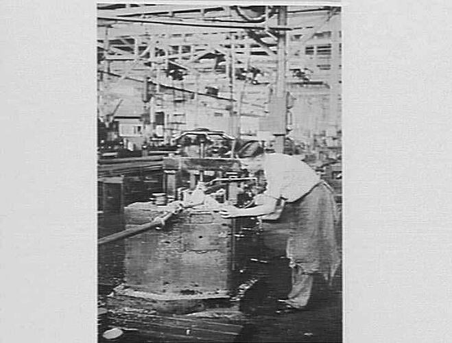 SAW IN OPERATION. SHAFTING SHOP: FEB. 1940