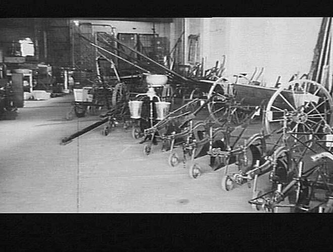 DAHLEN'S SHOWROOM, BAIRNSDALE, VIC: 1939
