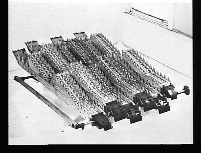 STRAW-WALKER FOR NO. 4 HEADER: JULY 1947