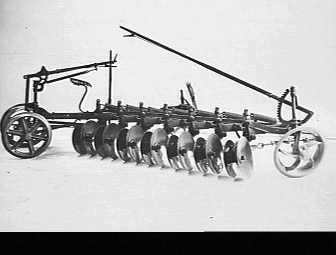 "`SUNDERCUT' 14 DISC TEAM LEVERS: FEB 1935"