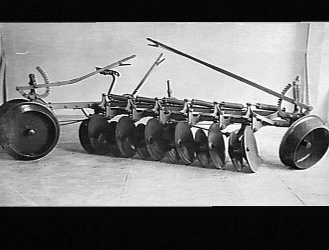 12-DISC `SUNDERCUT' PLOUGH