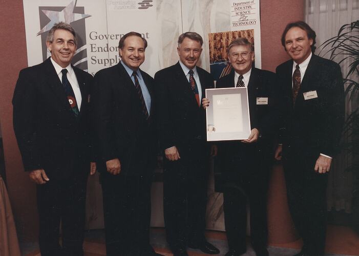 Photograph - Kodak Australasia Pty Ltd, Kodak Delegates receiving Government Endorsed Suppliers Award, 1995