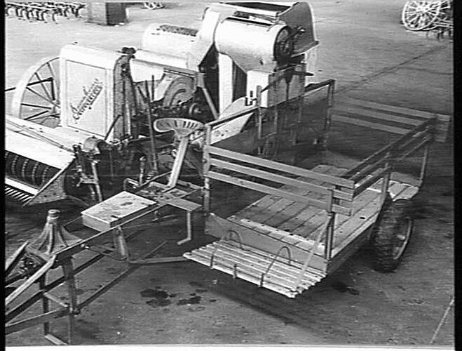 PLATFORM ON NO. 2 H.S.T. P.T.O. HEADER: MARCH 1939
