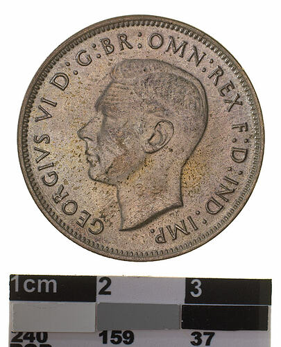 Coin - Florin (2 Shillings), Australia, 1947, photographed by Museums Victoria