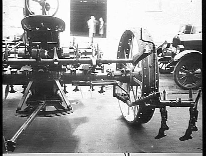 TRACTOR HOIST (TYNE): SEPT 1938