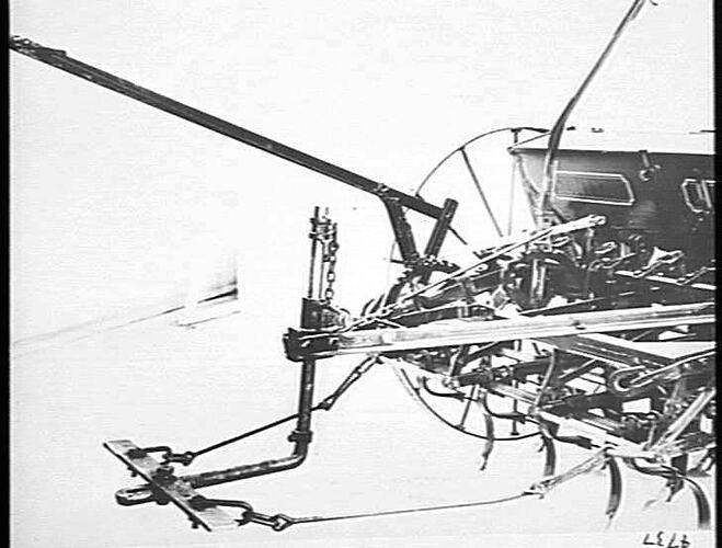 TRACTOR LEVER & PULL FOR 8 ROW `SUNTYNE': MAY 1927