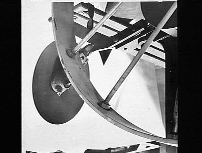 DISC SCRAPER ON `SUNTYNE': FEB 1947