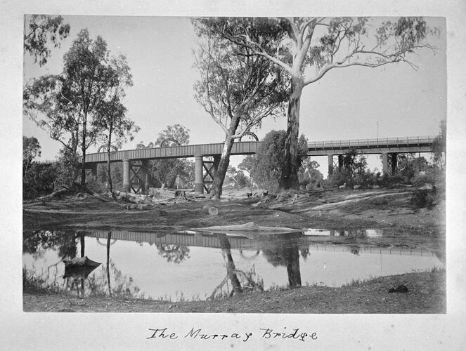 Echuca and Surroundings. The Murray Bridge.