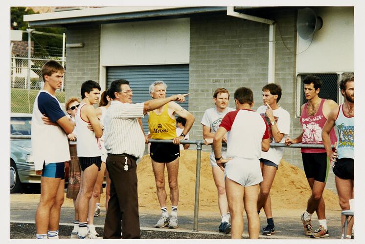 Kodak Australasia Pty Ltd, 10km Kodak Challenge, Giving Directions, Coburg, 07 Feb 1989