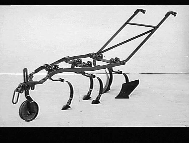 `SUNTIL' CULTIVATOR