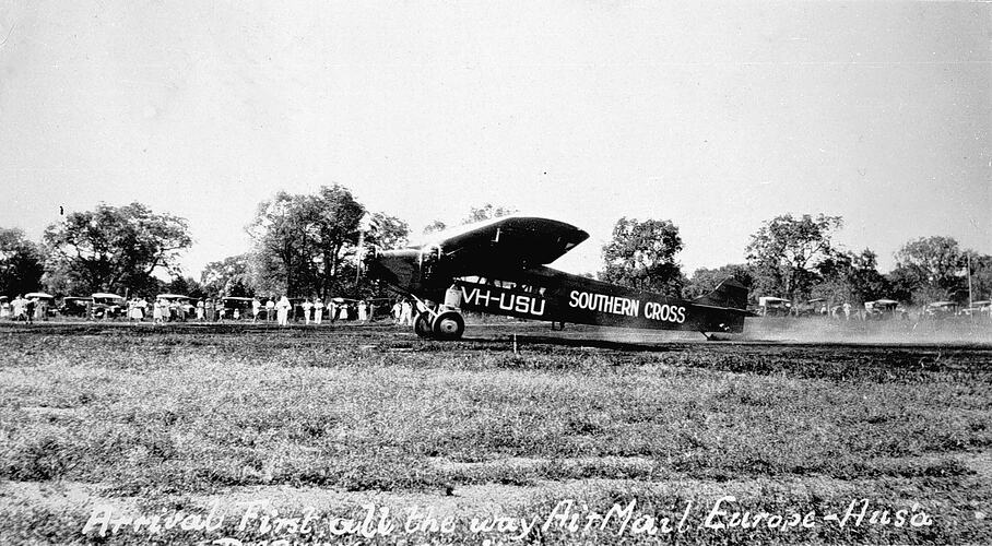 ARRIVAL OF THE FIRST ALL THE WAY AIRMAIL. EUROPE-AUSTRALIA