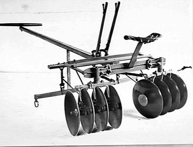 `SUNPEARL' WITH POLE AND SWINGS: JULY 1949
