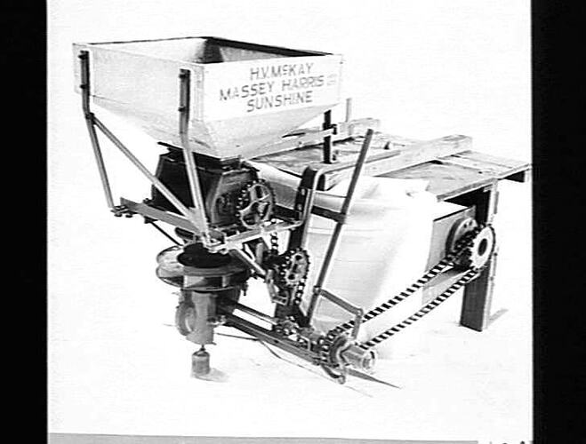 SUNSPIN WITH SQUARE HOPPER (TRUCK TYPE). JAN 1942