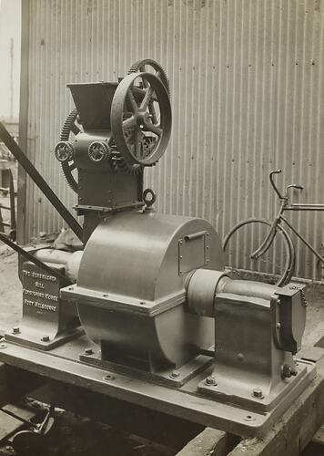 Photograph - Schumacher Mill Furnishing Works, Machine in Factory, Port Melbourne, Victoria, circa 1930s
