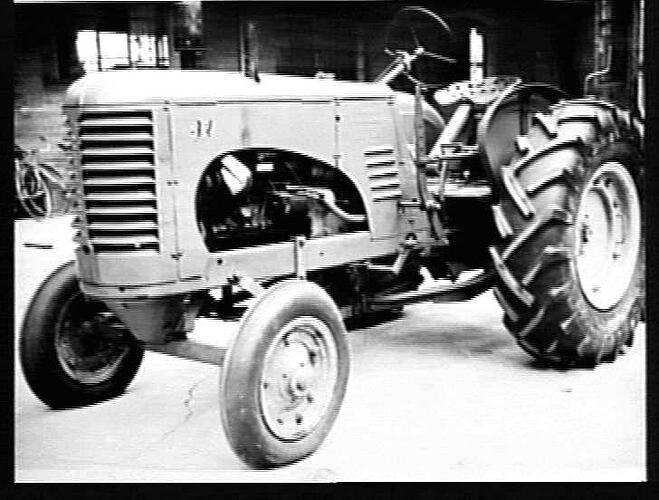 MASSEY HARRIS MODEL 82 TRACTOR WITH POWERLIFT TOOL BAR (STANDARD): JULY 1946