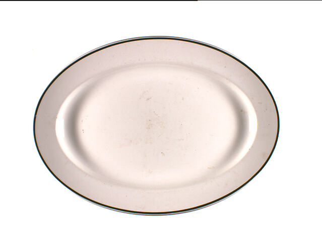 Cream ceramic serving plate