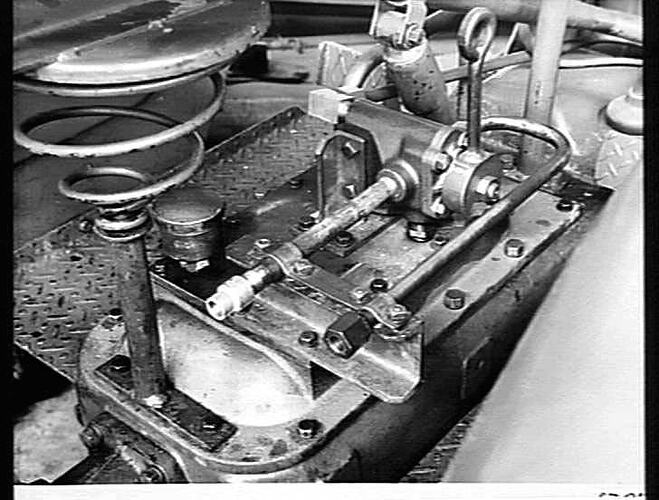 `SUNDRAULIC' NO. 2 744D: AUG 1954