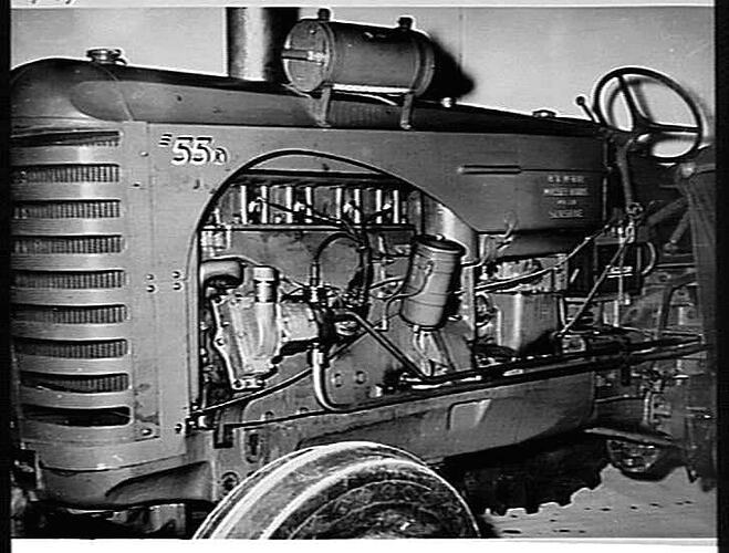 `SUNDRAULIC' NO. 5 FITTED TO 55 K TRACTOR: JUNE 1956