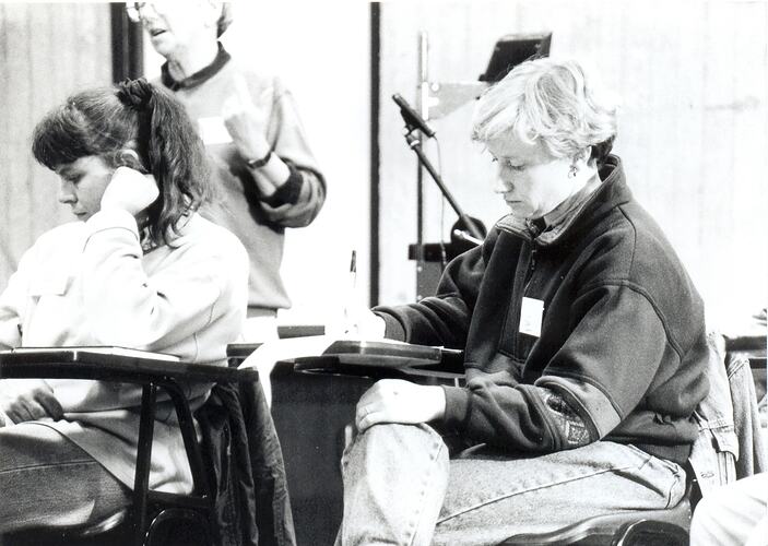 Note-taking at the 1994 Glenormiston Women on Farms Gathering