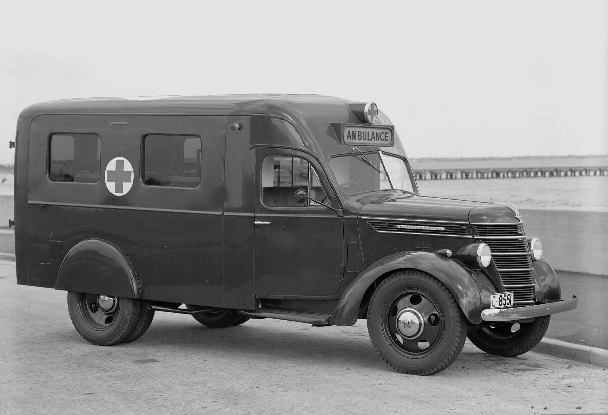 Negative International Harvester, D15 Four Berth Ambulance, RAAF, 1941