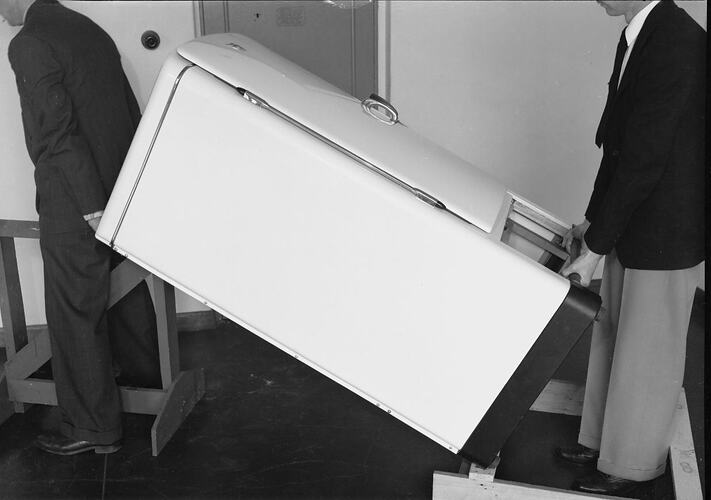 IHC Defender Refrigerator