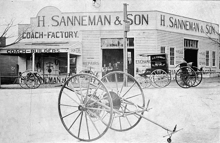 [H. Sanneman's coach factory and showroom, Bendigo, about 1890.]