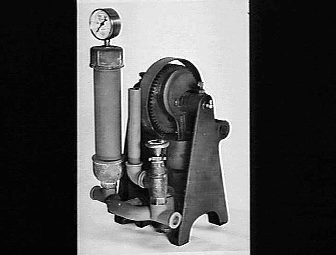 NO. 4 SPRAY PUMP. NOV 1944