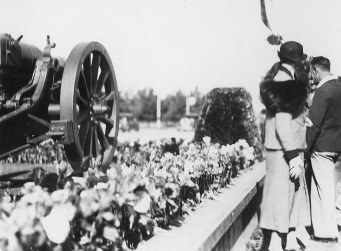 Photograph - Cannon, Ballarat, 1938