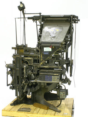 Typesetting Machine - Mergenthaler Linotype Model 8, Line Casting, 1930s
