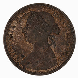 Coin - Halfpenny, Queen Victoria, Great Britain, 1886 (Obverse)
