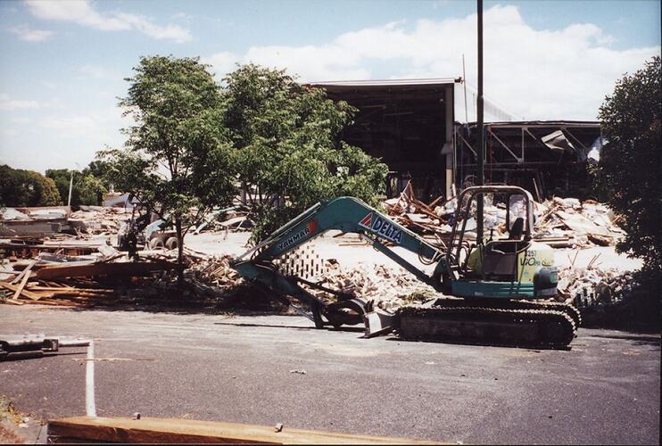 Photograph - Demolition of Kodak Factory Building 20, Kodak Australasia Pty Ltd, Coburg, 2000 - 2001