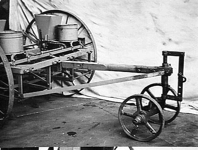 `SUNGEM' WITH FORE-CARRIAGE: SEPT 1930